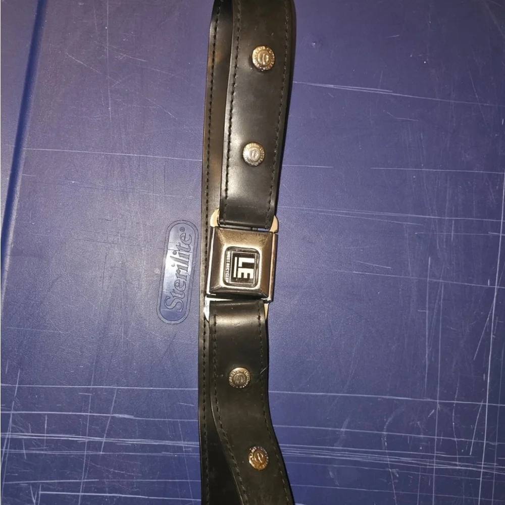 Little Earth‎ seatbelt bet